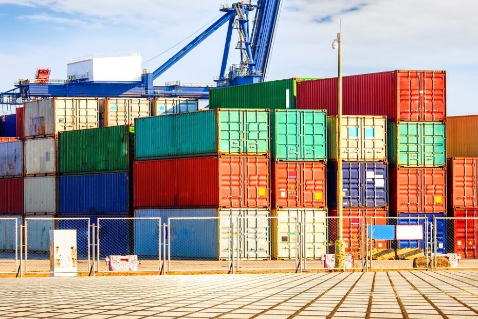 The Benefits of Custom-Built Shipping Containers for Your Business