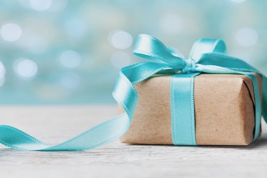 5 Thoughtful Postpartum Gifts for Mom